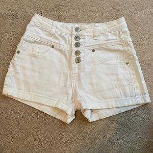 High waisted white jean shorts!